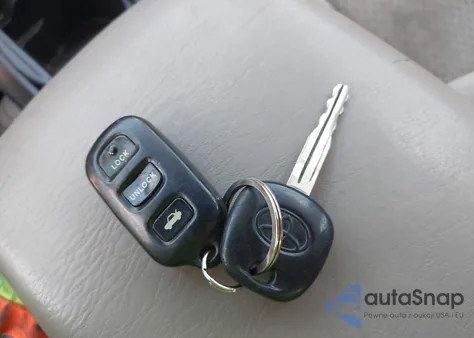 2003 Toyota Camry Le V6 from USA, damaged, VIN 4T1BF30KX3U551359